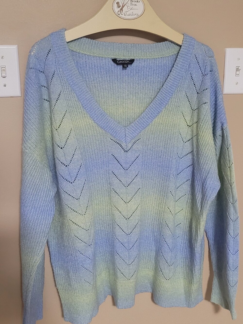💚10 for $10💚 Bundle and save Pastel Blue and Light Green V-Neck Ombre Sweater